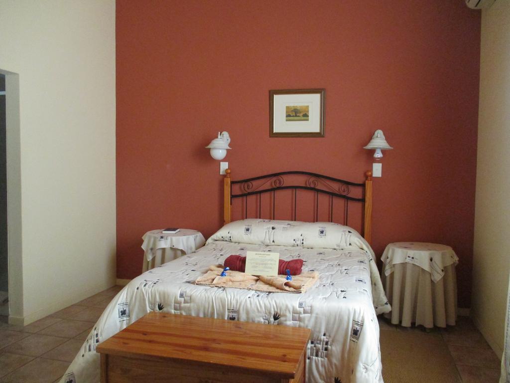 Van Rhyn Guest House Vanrhynsdorp Zewnętrze zdjęcie