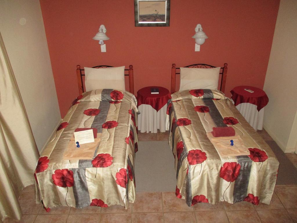 Van Rhyn Guest House Vanrhynsdorp Zewnętrze zdjęcie