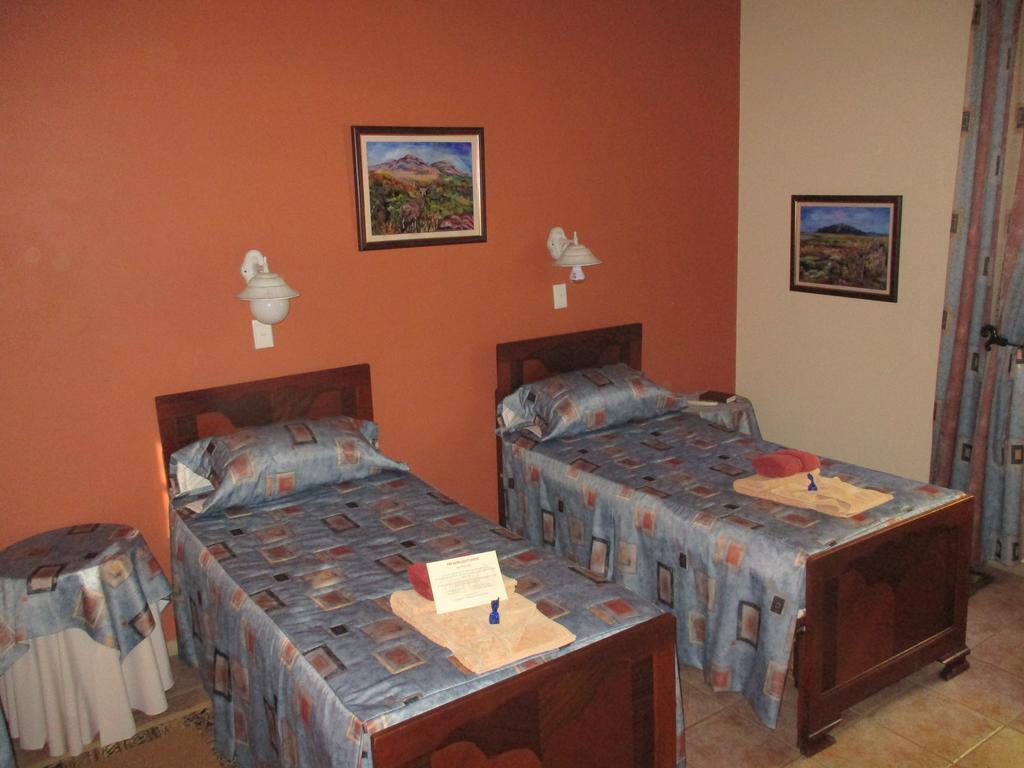Van Rhyn Guest House Vanrhynsdorp Zewnętrze zdjęcie