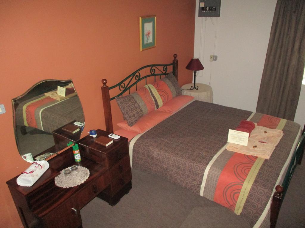 Van Rhyn Guest House Vanrhynsdorp Zewnętrze zdjęcie