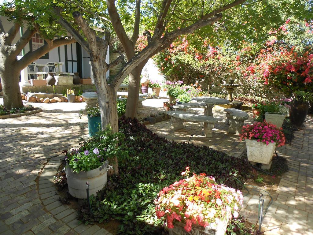 Van Rhyn Guest House Vanrhynsdorp Zewnętrze zdjęcie
