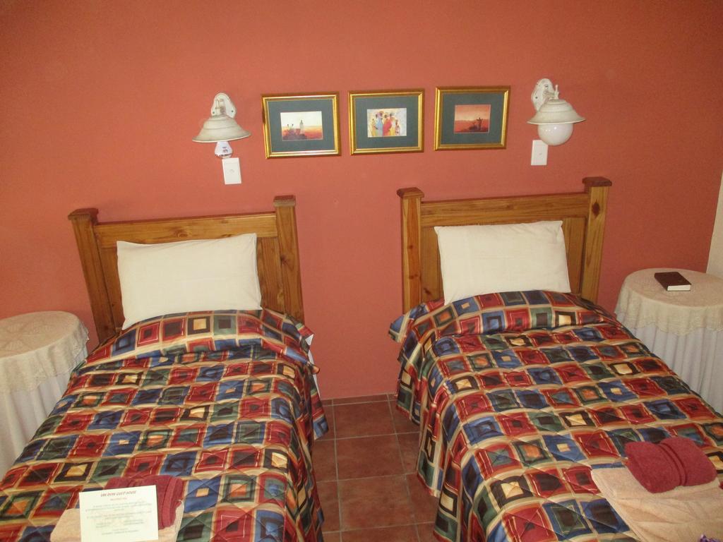 Van Rhyn Guest House Vanrhynsdorp Zewnętrze zdjęcie